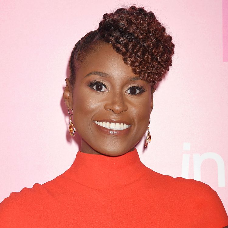 Issa Rae short curly hair