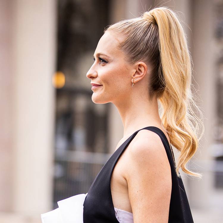 wraparound ponytail