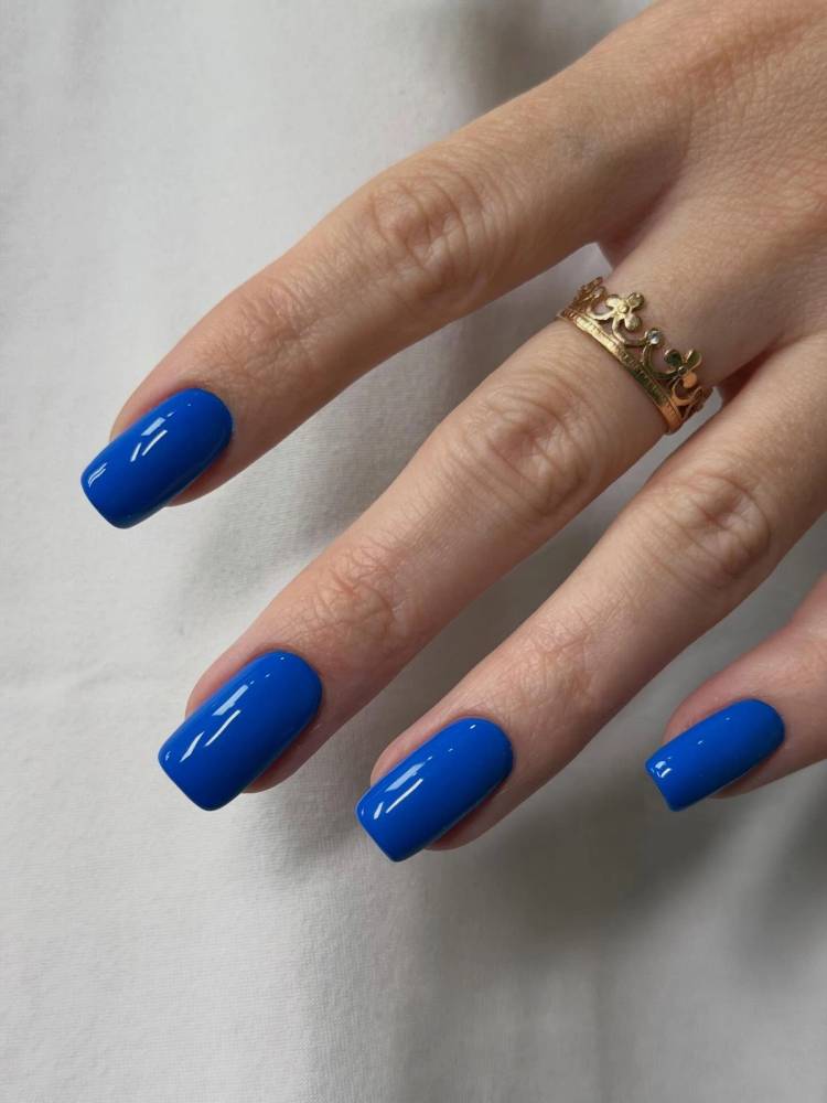 cobalt blue nails