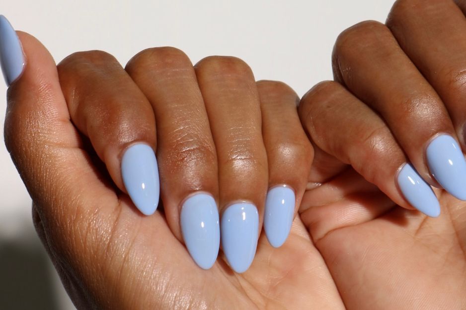 baby blue nails