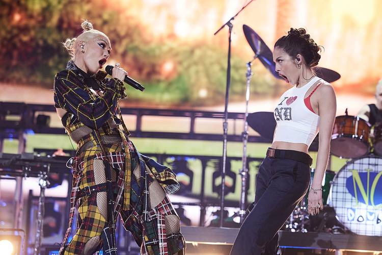 coachella gwen stefani olivia rodrigo