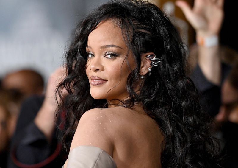 rihanna no makeup