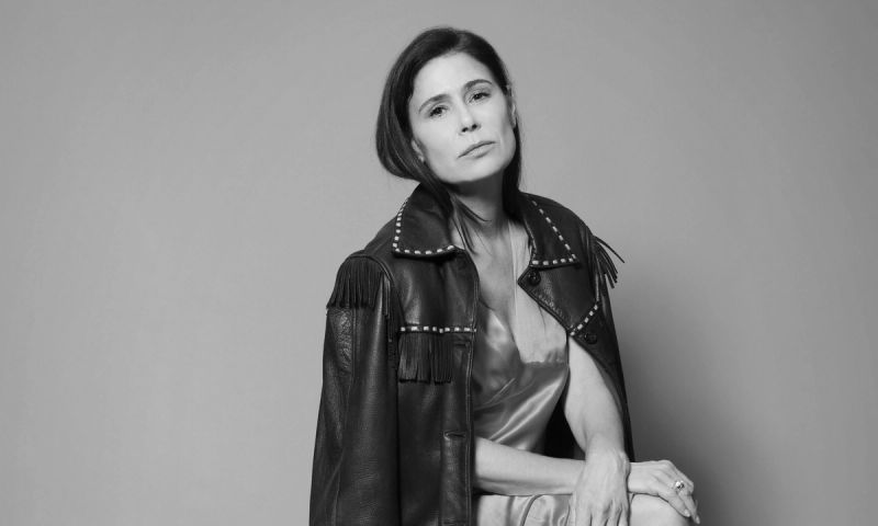Maura Tierney black and white portrait