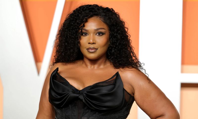 Lizzo attends the 2025 Vanity Fair Oscar Party Hosted By Radhika Jones at Wallis Annenberg Center for the Performing Arts on March 02, 2025 in Beverly Hills, California.