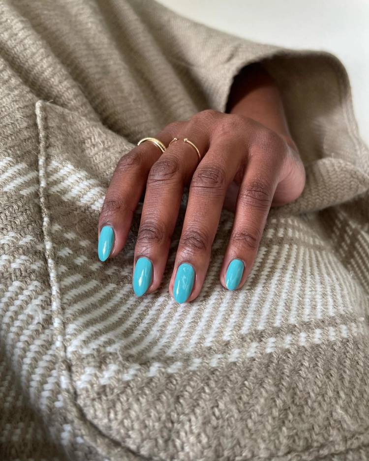 tiffany blue nails