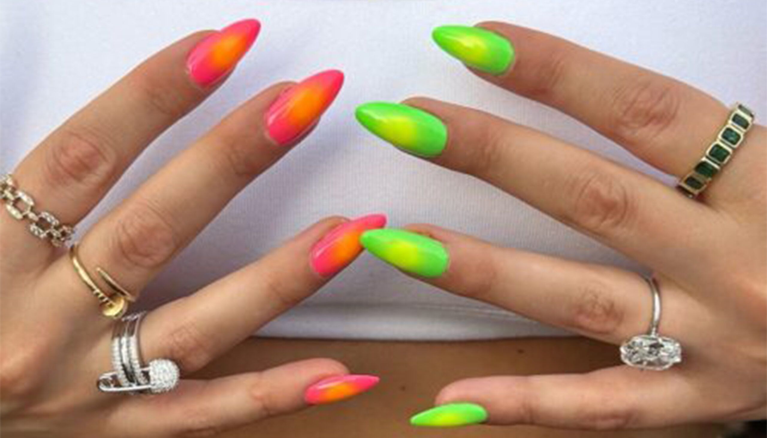 summer aura nails