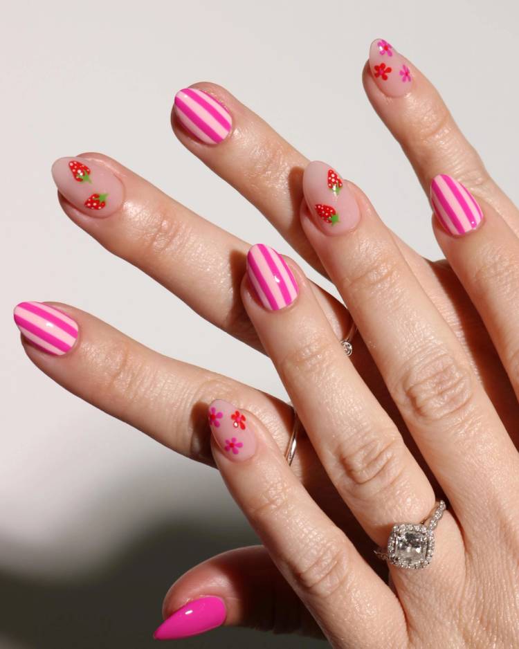 micro nail art