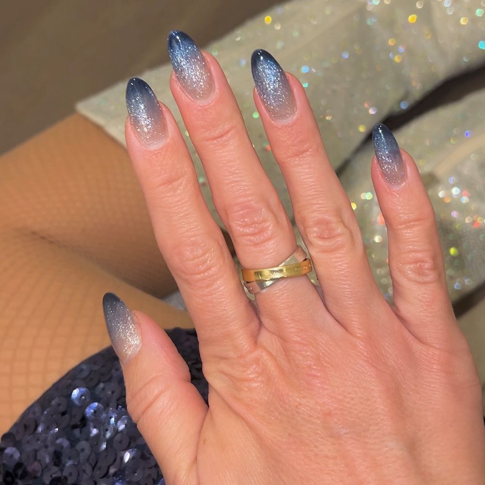 Cat-Eye Under Jelly Manicure