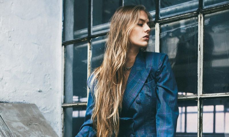 woman with long highlighted hair