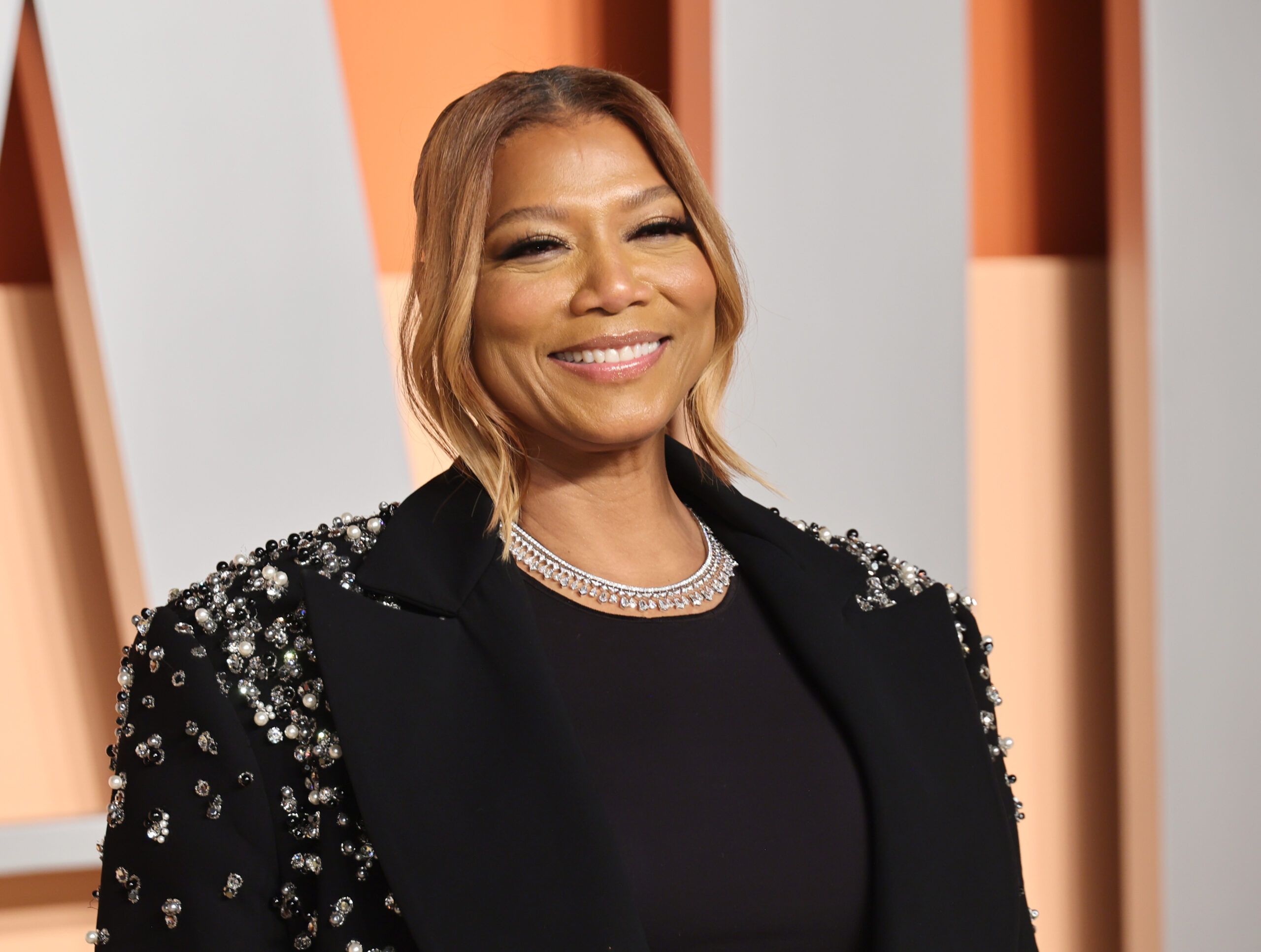 BEVERLY HILLS, CALIFORNIA - MARCH 02: Queen Latifah attends the 2025 Vanity Fair Oscar Party Hosted By Radhika Jones at Wallis Annenberg Center for the Performing Arts on March 02, 2025 in Beverly Hills, California.
