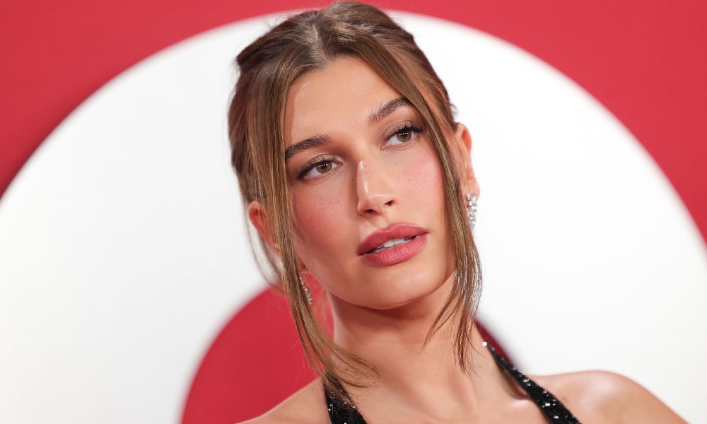 hailey bieber make up for ever lip liner