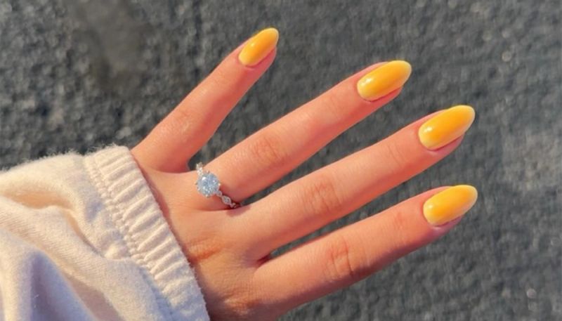 golden aura nails