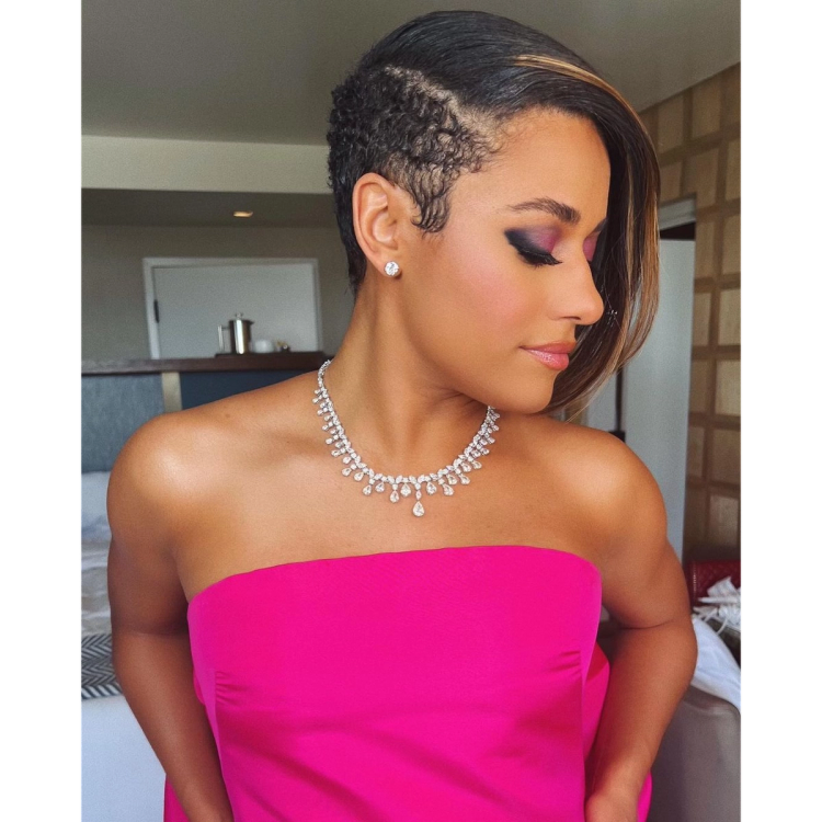 Asymmetrical pixie