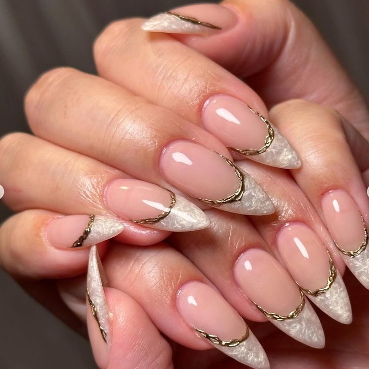 Pearl and gold French tips
