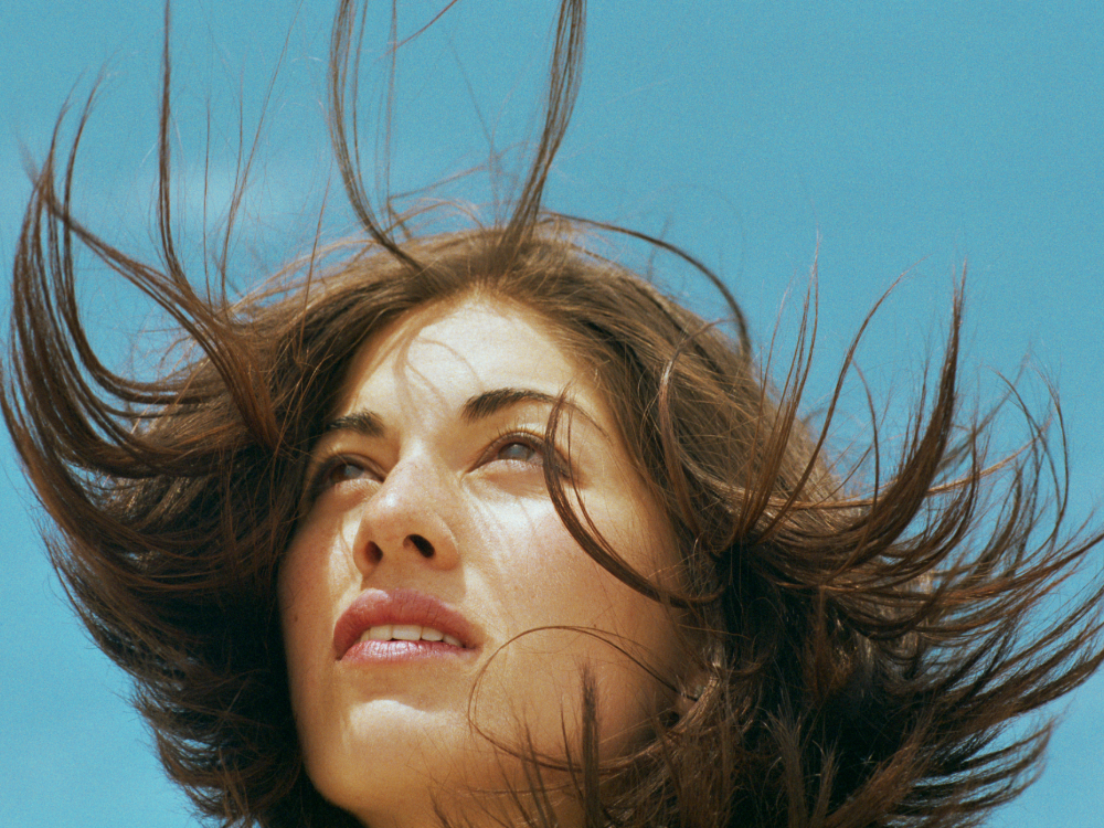 Your Go-To Guide for Windproof Hairstyles This Winter