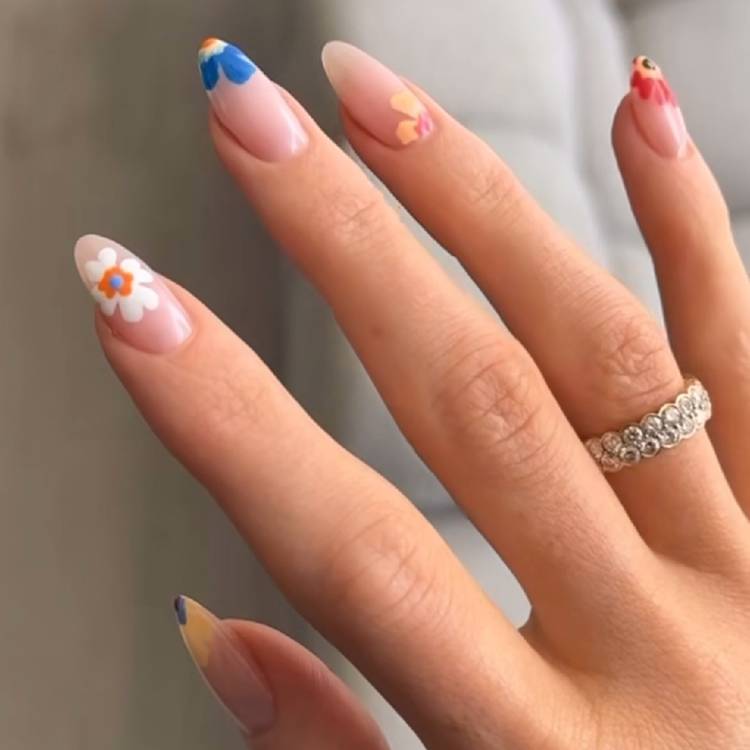 Kylie Jenner's floral manicure by celebrity manicurist Zola Ganzorigt