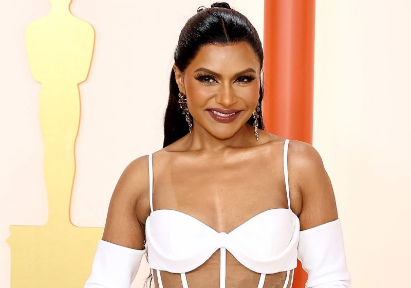 The $38 Hair Oil Behind Mindy Kaling’s Oscars Glam