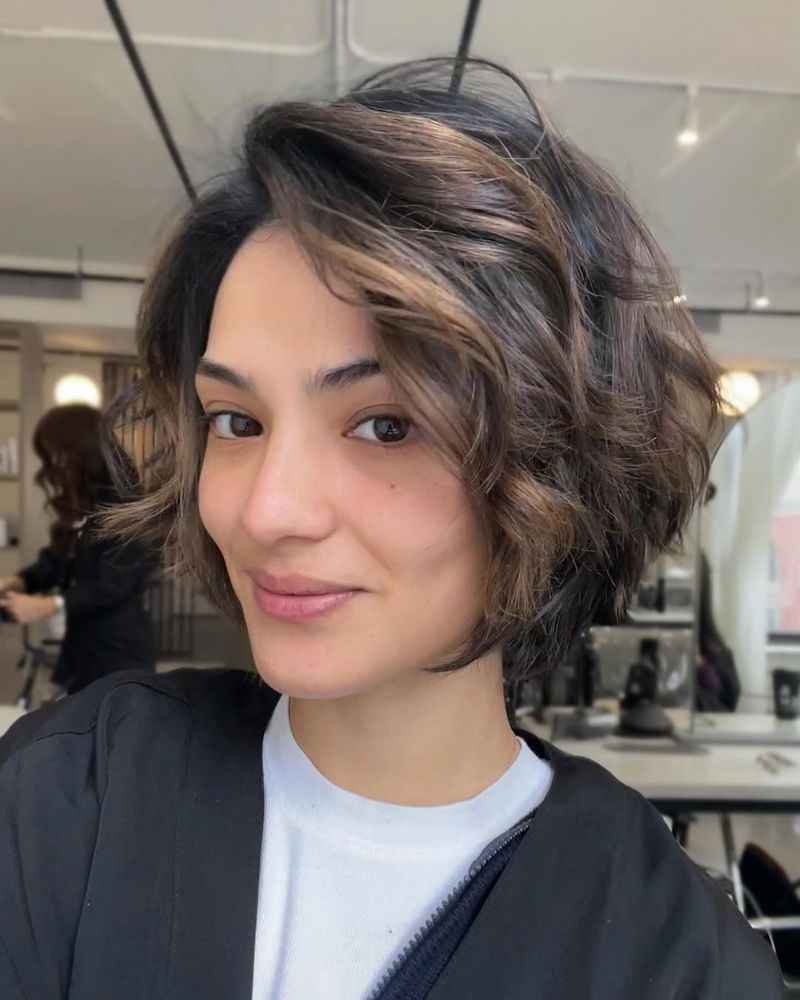 A short and wavy bob haircut