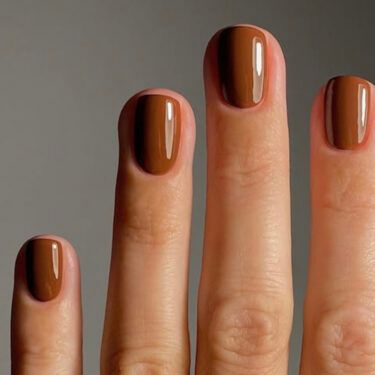 mocha mousse nails 6