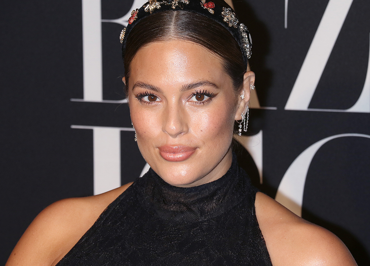 Ashley Graham’s Bikini Snap Helps Normalize Post-Partum Stretch Marks
