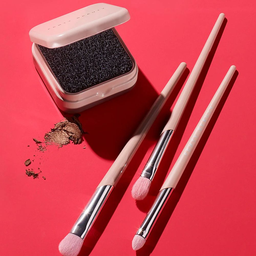 A Brush-Cleaning Sponge