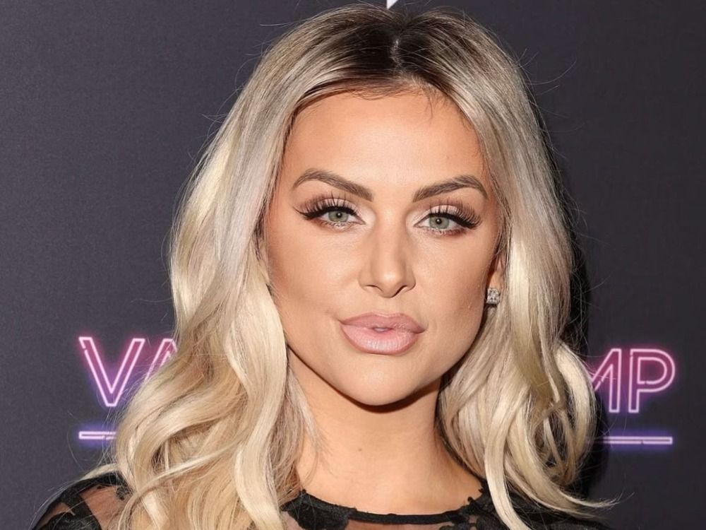 The $5 Mascara La La Kent Swears Is a Summer Must-Have