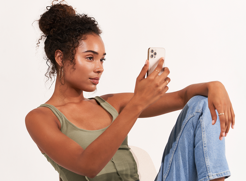 This New High-Tech Face Analyzer Diagnoses Your Skin in 30 Seconds