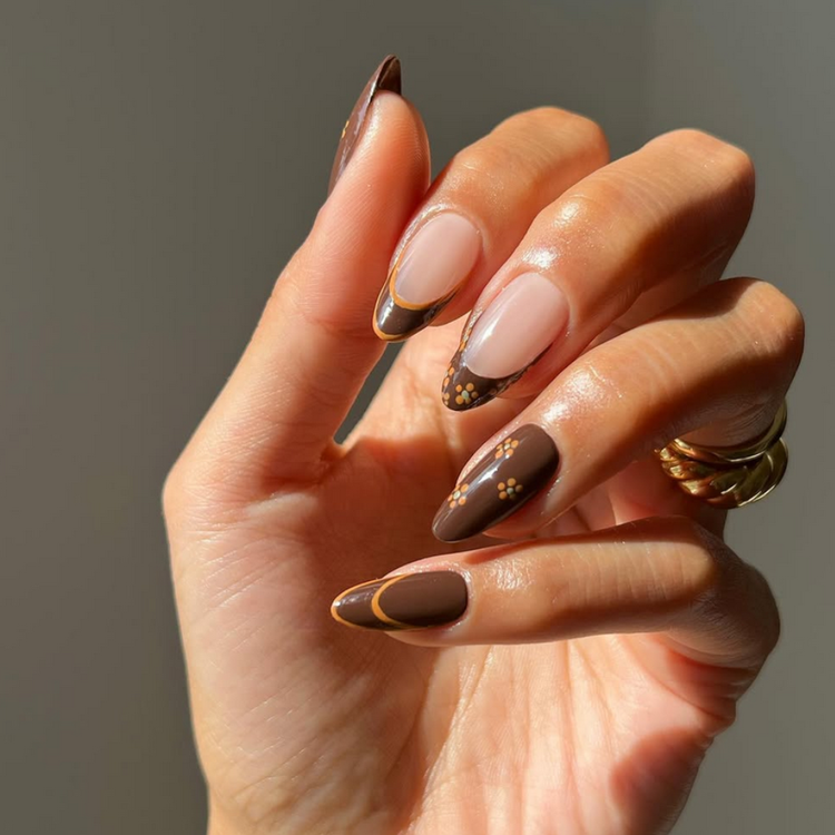 Earth-Toned Daisy