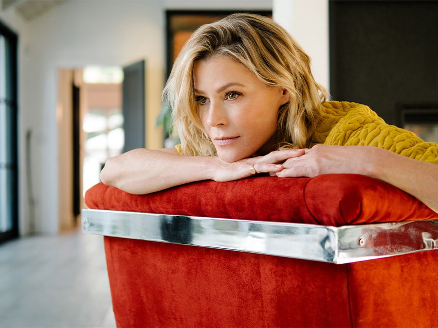 julie-bowen-jb-skrub