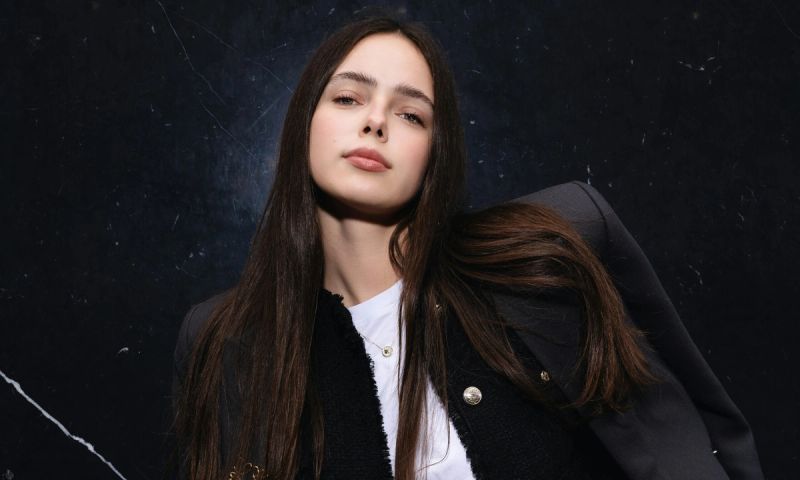 brunette woman with long hair