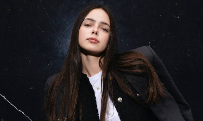 brunette woman with long hair