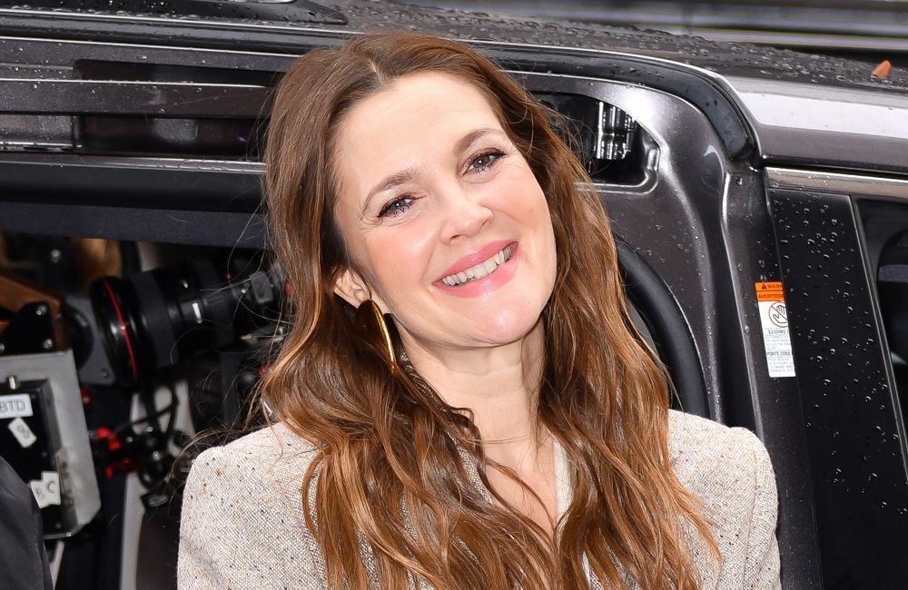Drew Barrymore’s Glowy Skin Serum Is the Star of This On-Sale Gift