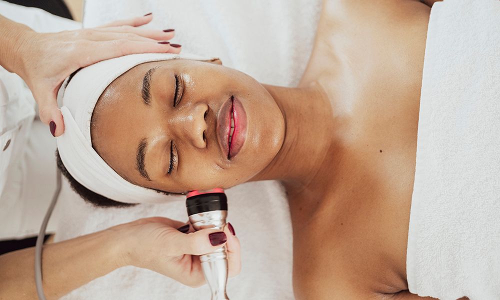 Aesthetic procedure at beauty salon