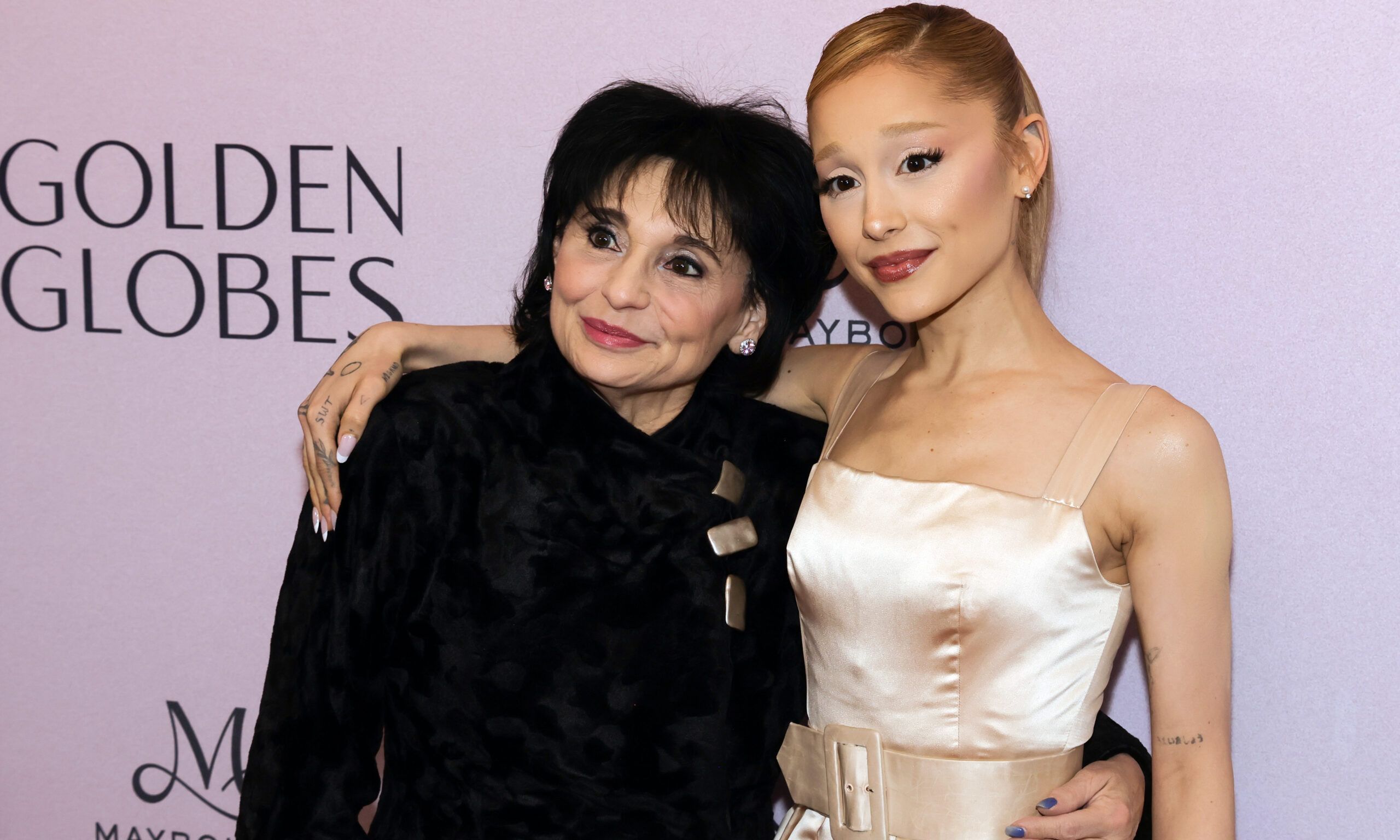Ariana Grande and mom