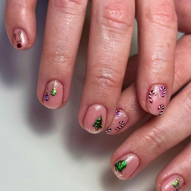 Christmas Chrome Nail Art