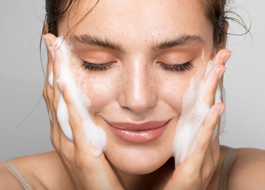 Dermatologists Say These Are the 7 Best Ingredients for Fighting Oily Skin and Blemishes