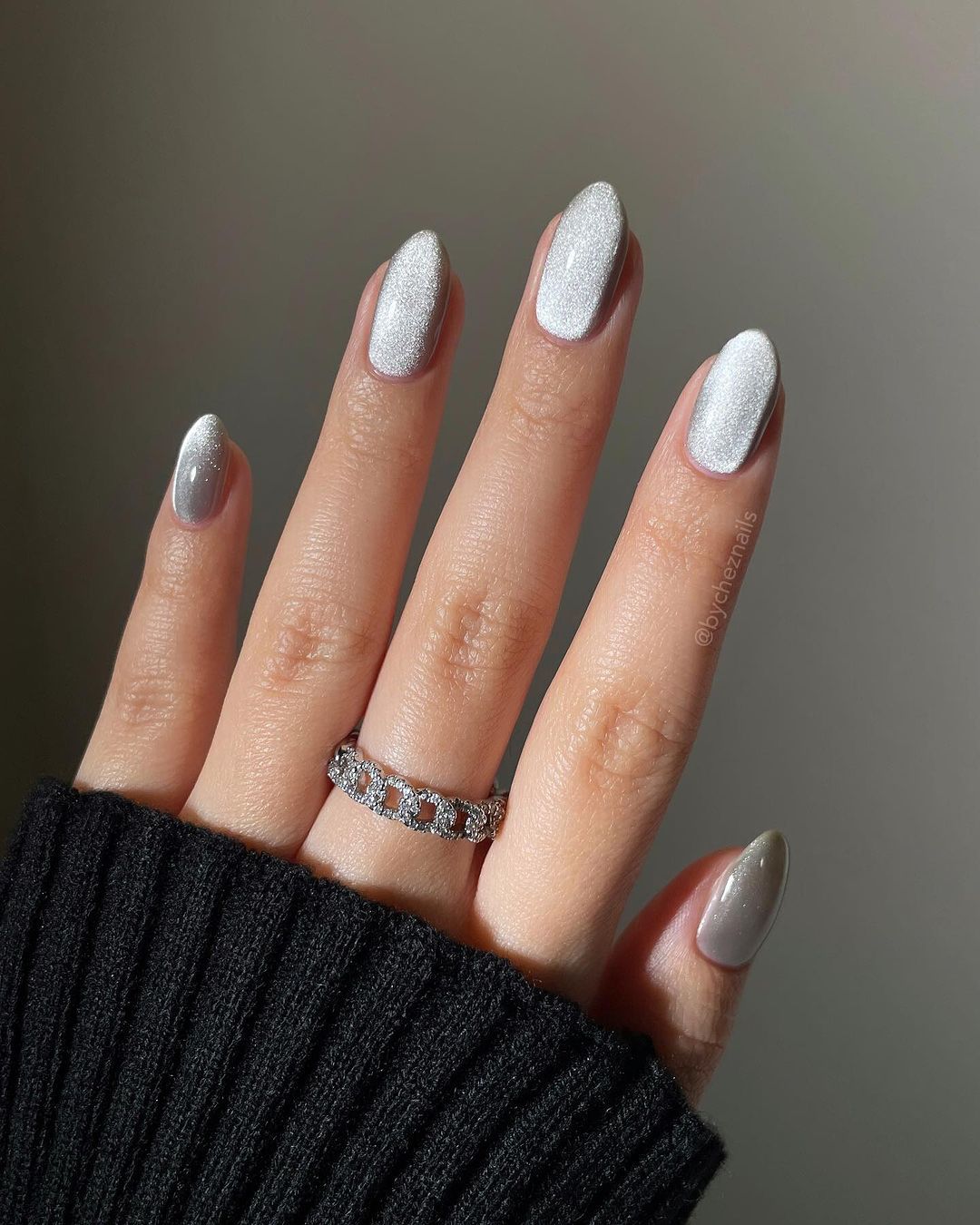 Mirror Velvet Nails