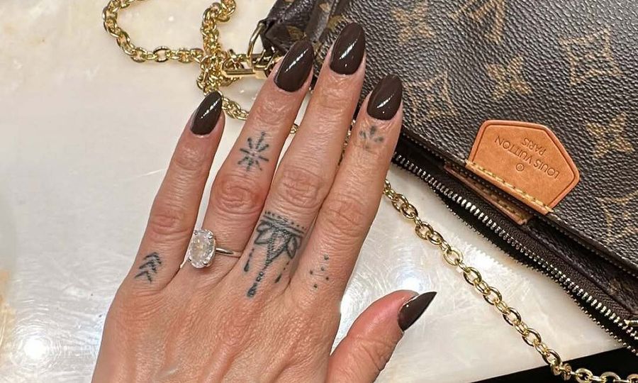 brown nails
