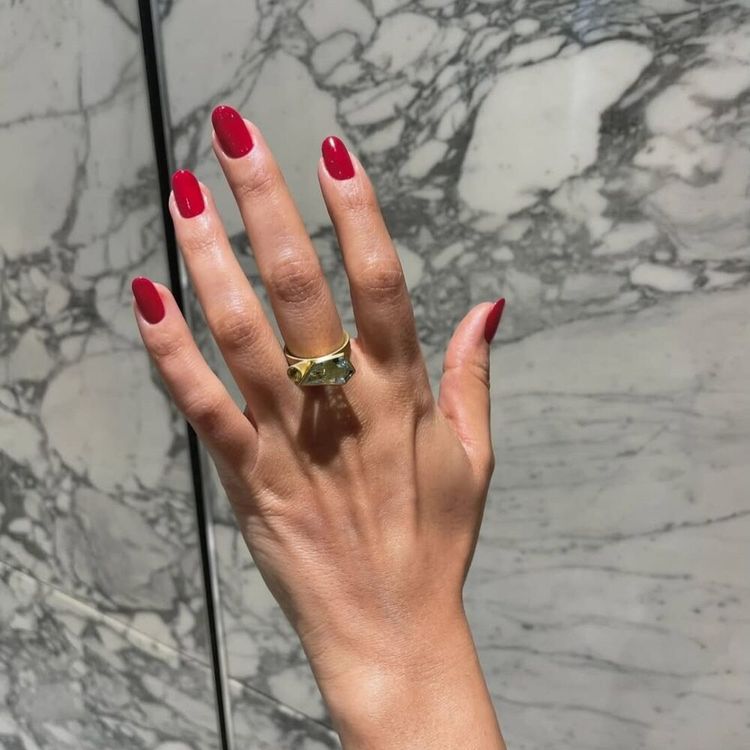 Classic Red Nails