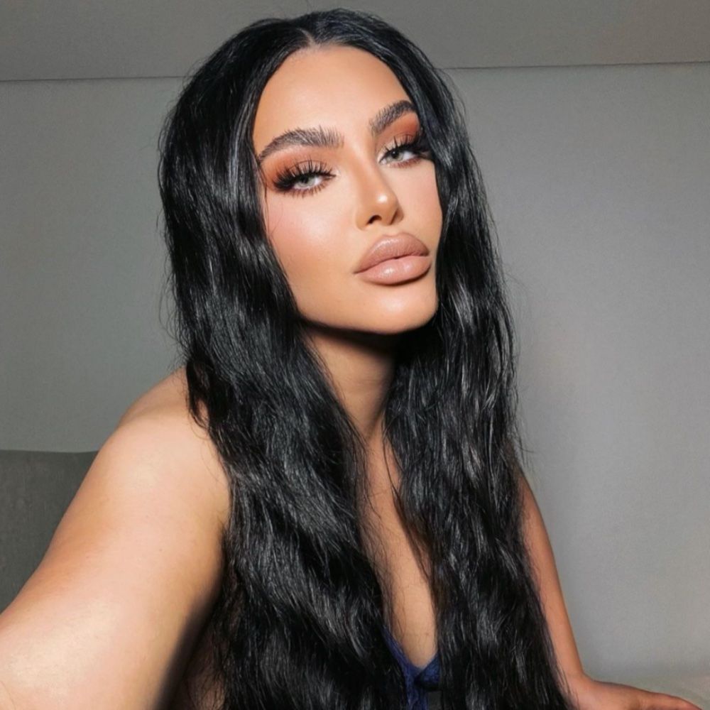 Hrush Achemyan (@styledbyhrush)