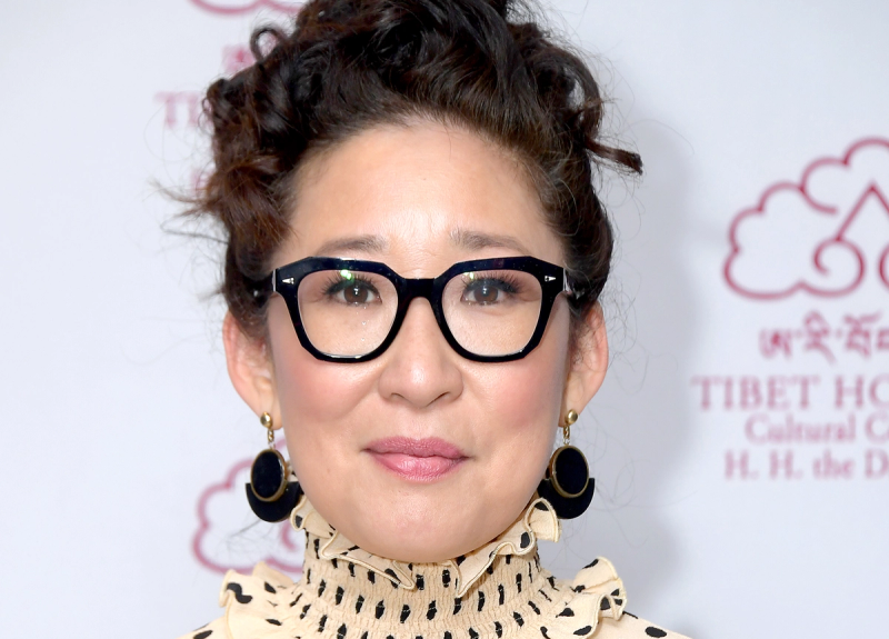 Sandra Oh Shares the Wrinkle-Reducing Tool She Uses Every Night