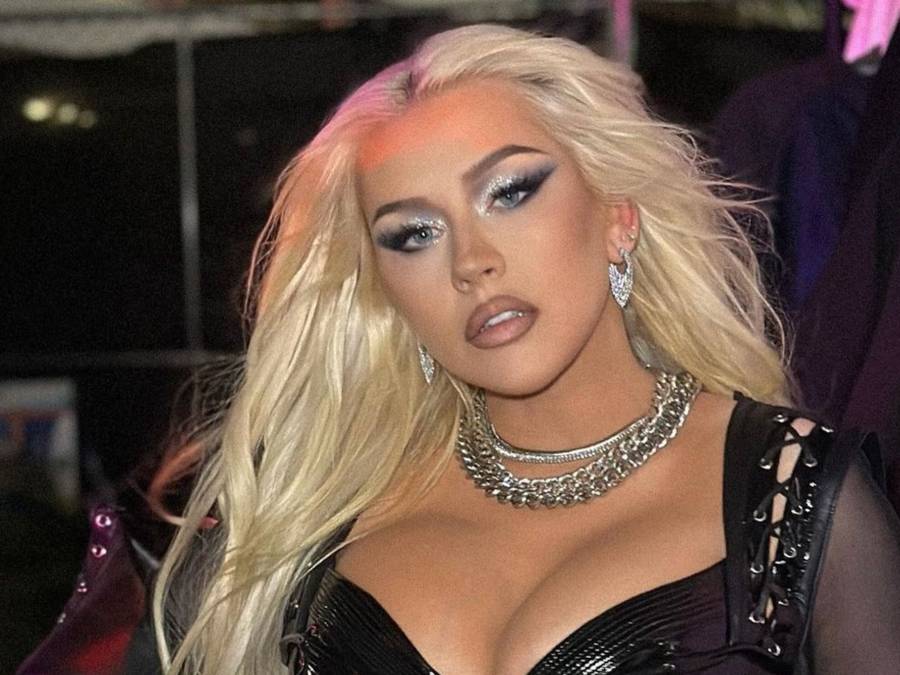 The Primer That Keeps Christina Aguilera’s Makeup Flawless Through Shows