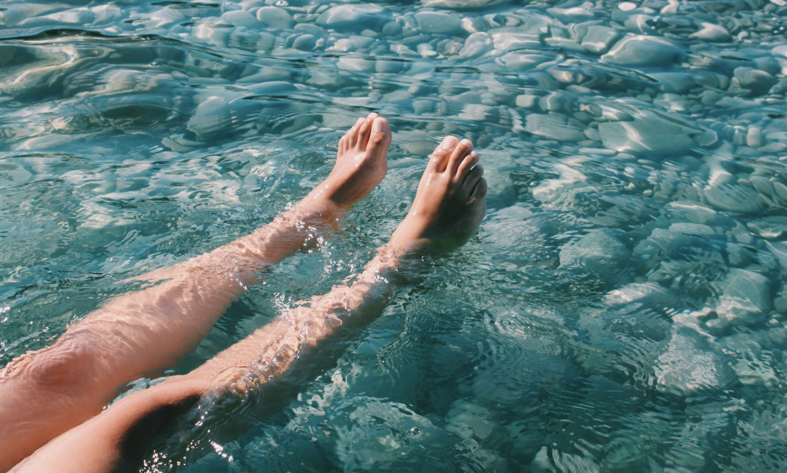 French Pedicure Looks to Kick Off No Shoes Season