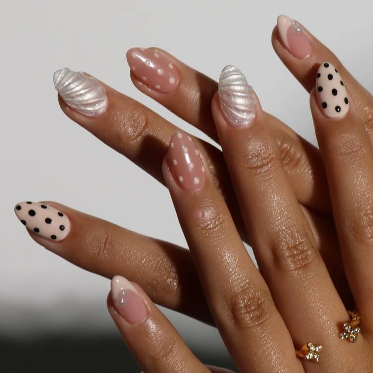 neutral palette nails