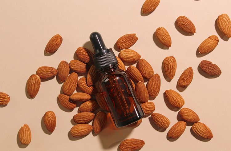 The Natural Ingredient Derms Say to Skip If You Have Oily or Acneic Skin