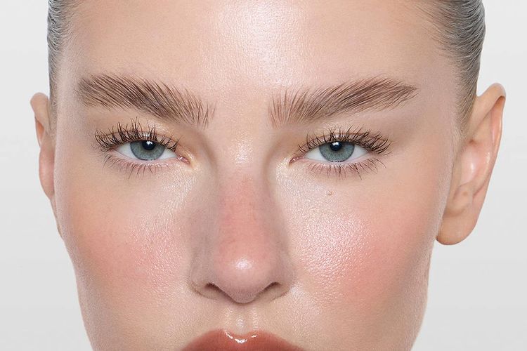 10 Clear Brow Gels That Won’t Flake or Crunch
