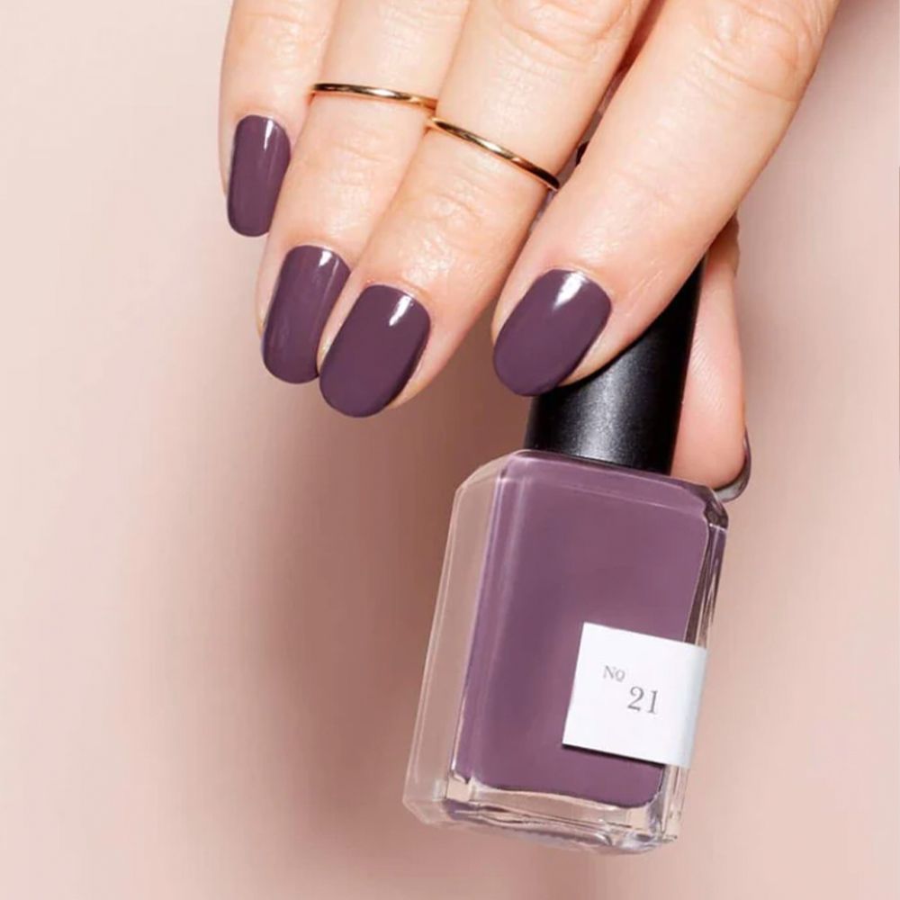 Sundays No. 21 Nails