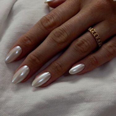 pearl milky chrome nails