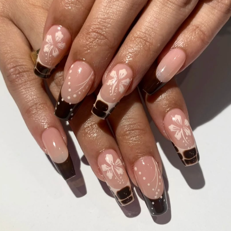 Lūʻau French Nails