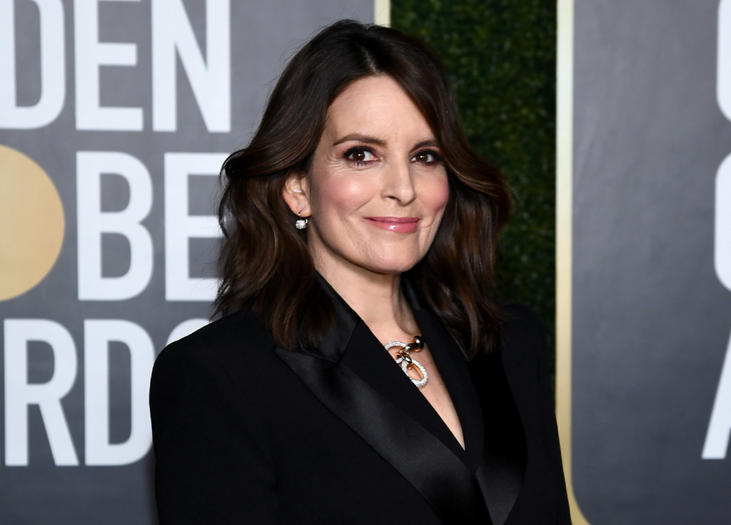 Tina Fey’s Makeup Artist Shares Her Skin-Care and Nude-Lip Lineup for Tonight’s Globes